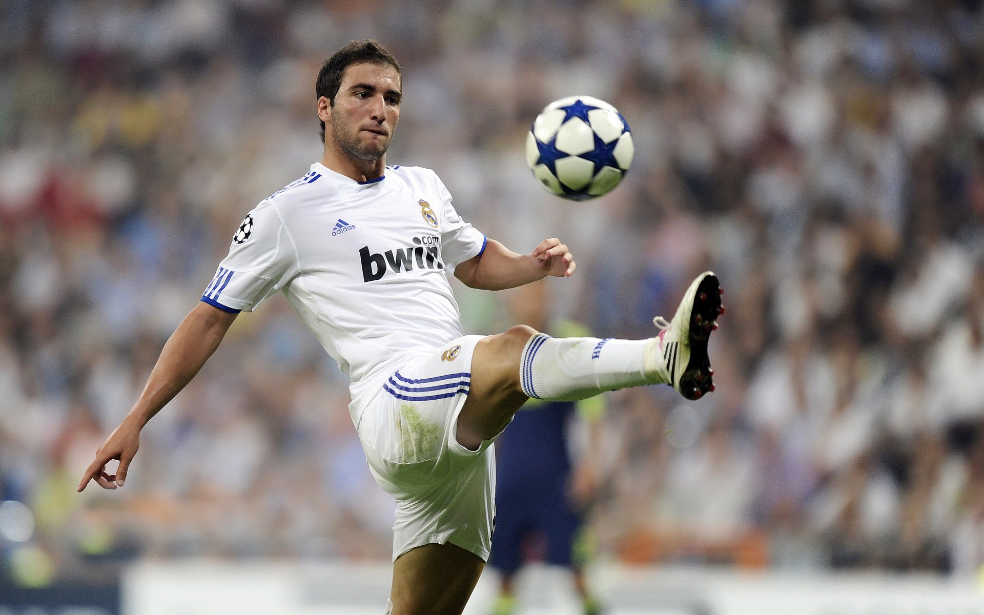 巴黎圣日耳曼登贝莱再受伤病困扰，出战拜仁欧冠成疑，巴黎圣日耳曼0_1拜仁